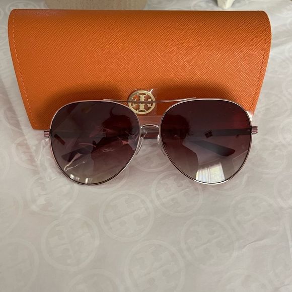 Tory Burch Accessories - New tory Burch sunglasses 😍 rosegold